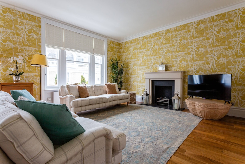 Stafford Terrace IV by Onefinestay