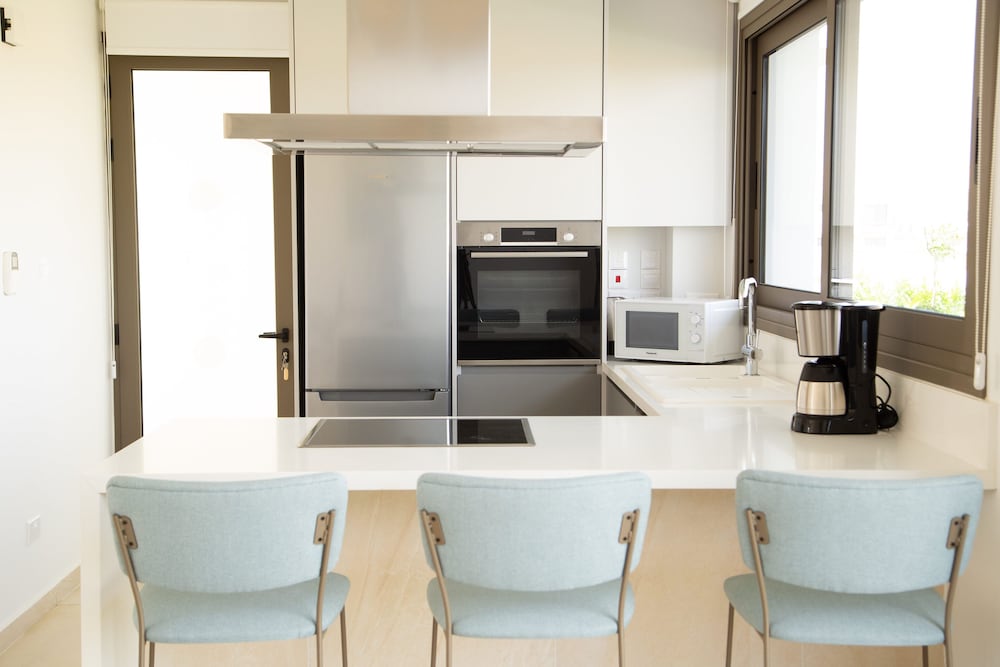 Phaedrus Living: Serenity Waves Villas No.11