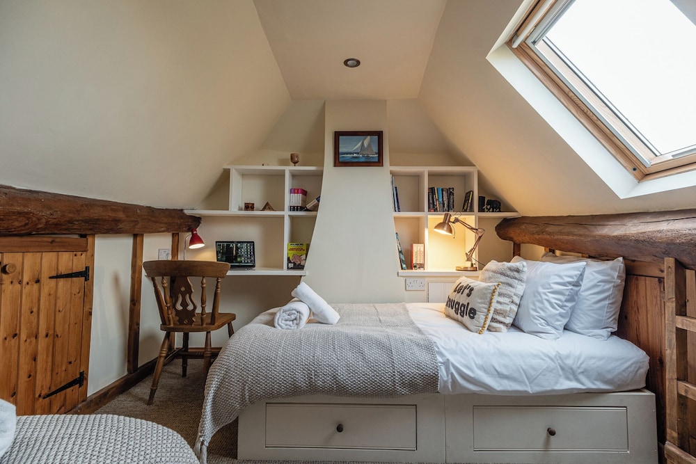 The Threshing Barn-Stunning 5 BD Retreat