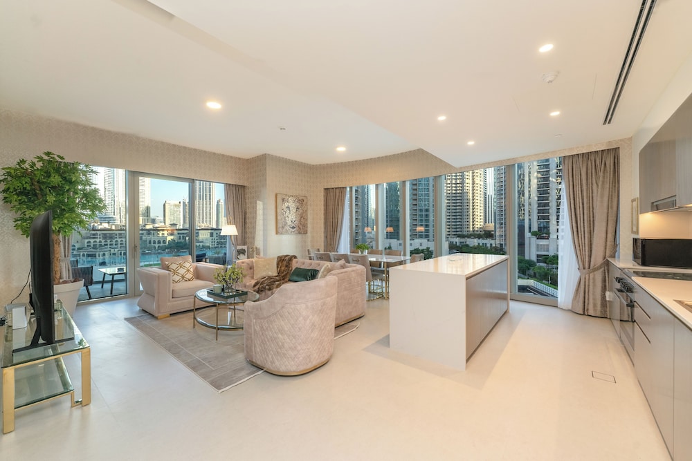 One Lux Stay Grande Signature Residences