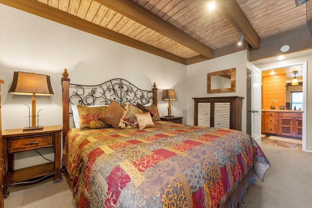 Lake Tahoe Vacations - Swimsuit Required 4 Bedroom Home by RedAwning - Property Image 33