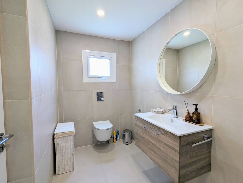 Blue Estia Villa - Pool Wifi Summer Breeze