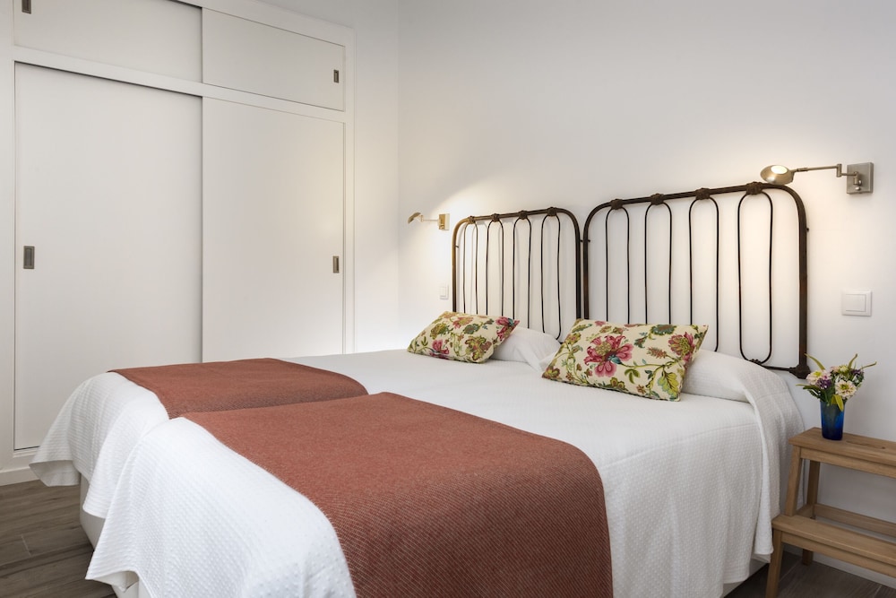 Beatiful & Quiet 1Bd Apartment Near the Cathedral, Padre Marchena III view 4