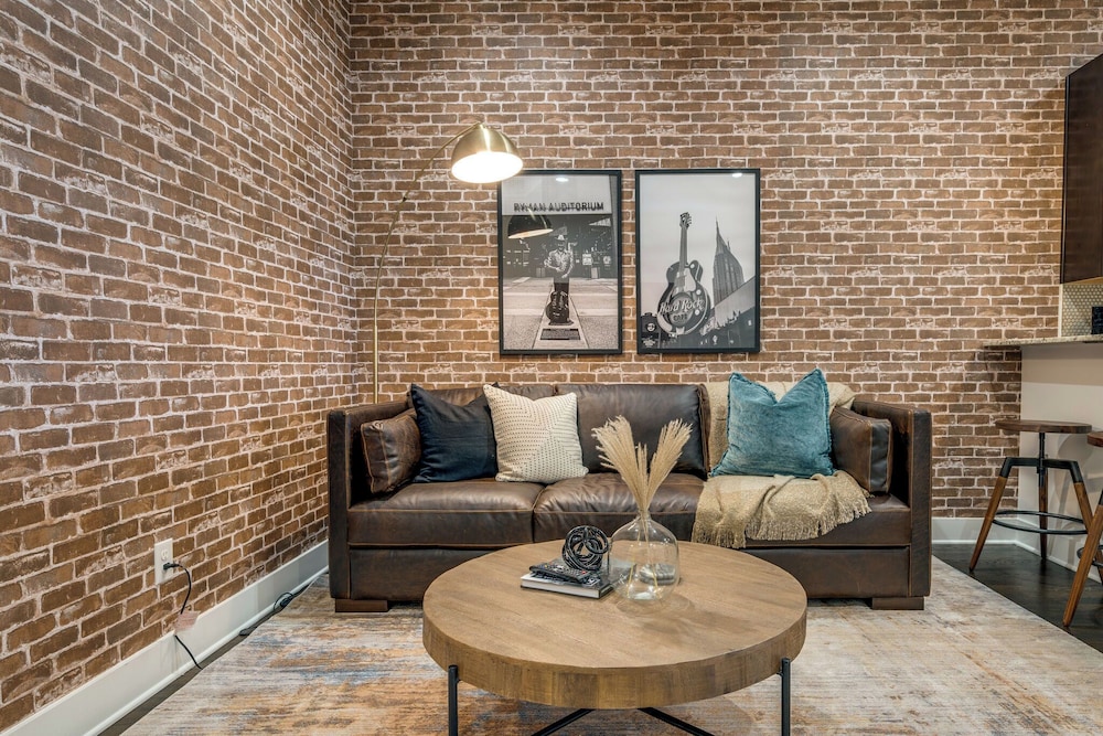 Lofts At 30th - Urban Lodge - Mins to Broadway!