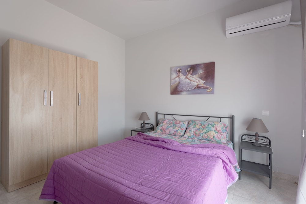 Paulsia Apartments view 4