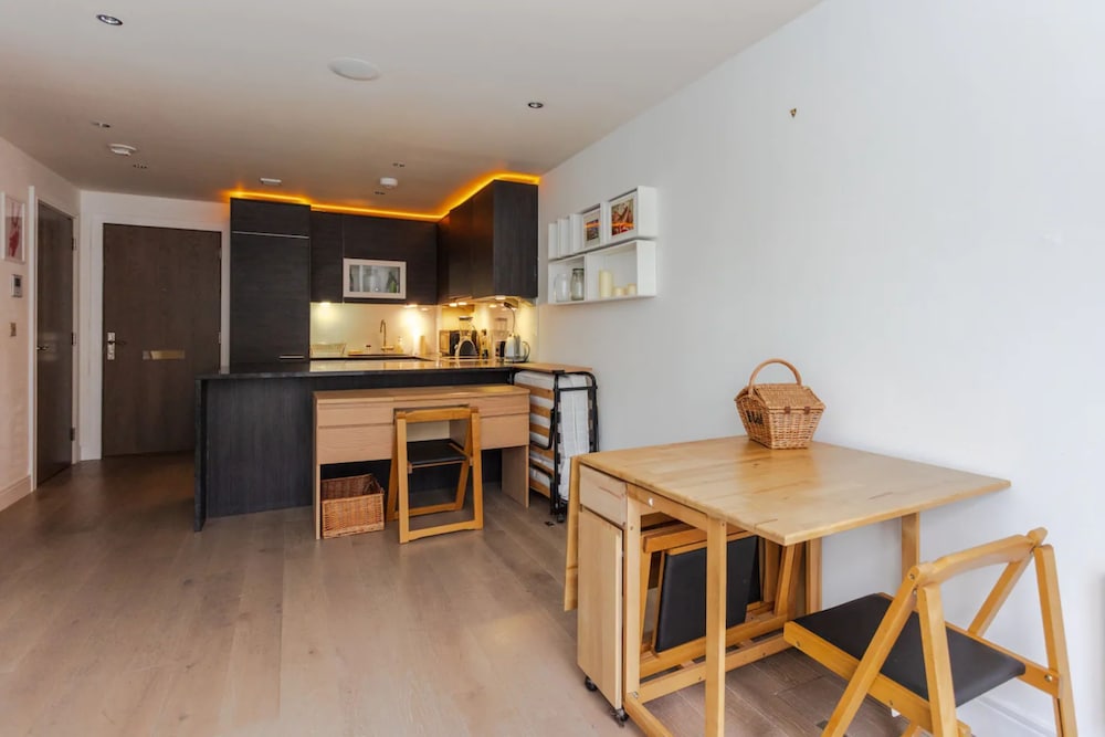 Cosy 1 Bedroom Apartment In South West London
