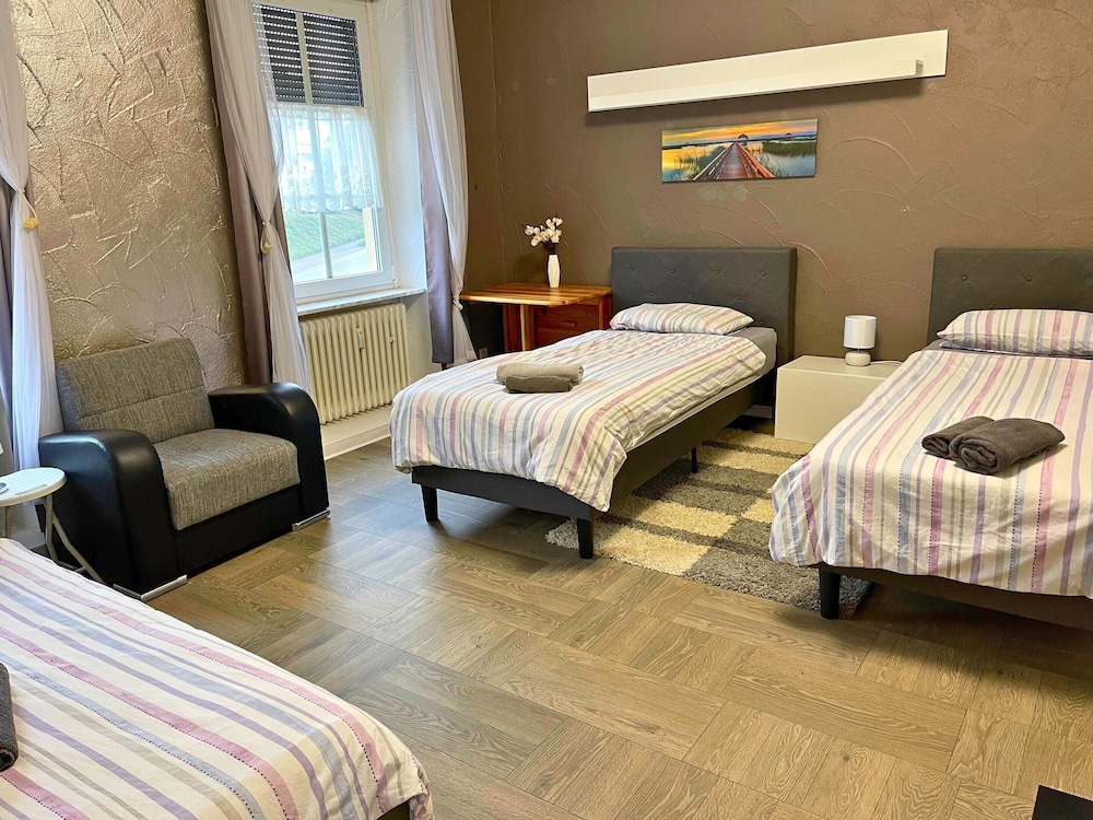Apartment in Pellingen With Parking