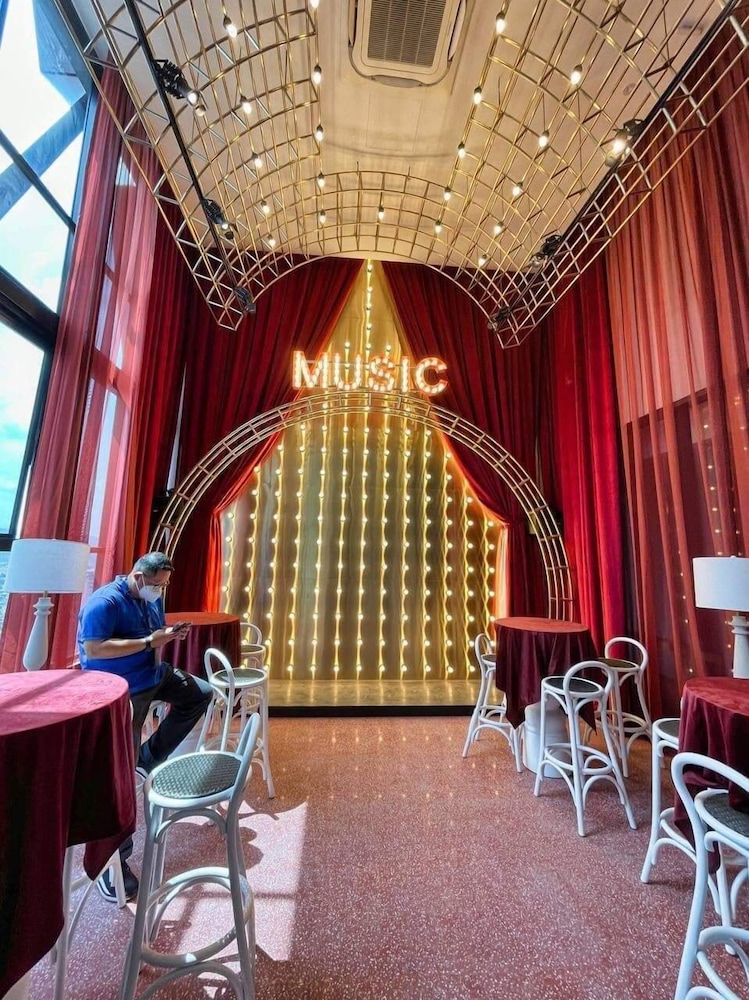 Scarletz Suites KLCC by Purple Orchid