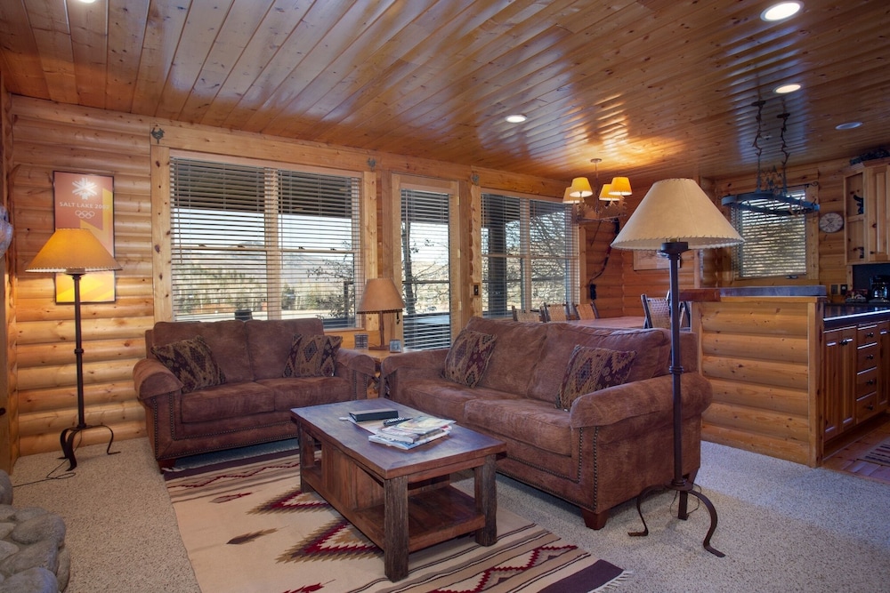 Comstock Lodge at Deer Valley Resort - Two Bedroom Condo with Hot Tub #101 2 Condo