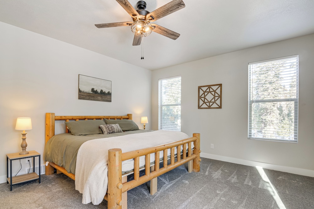 Near Lakes & Trails: Cabin in Duck Creek Village!