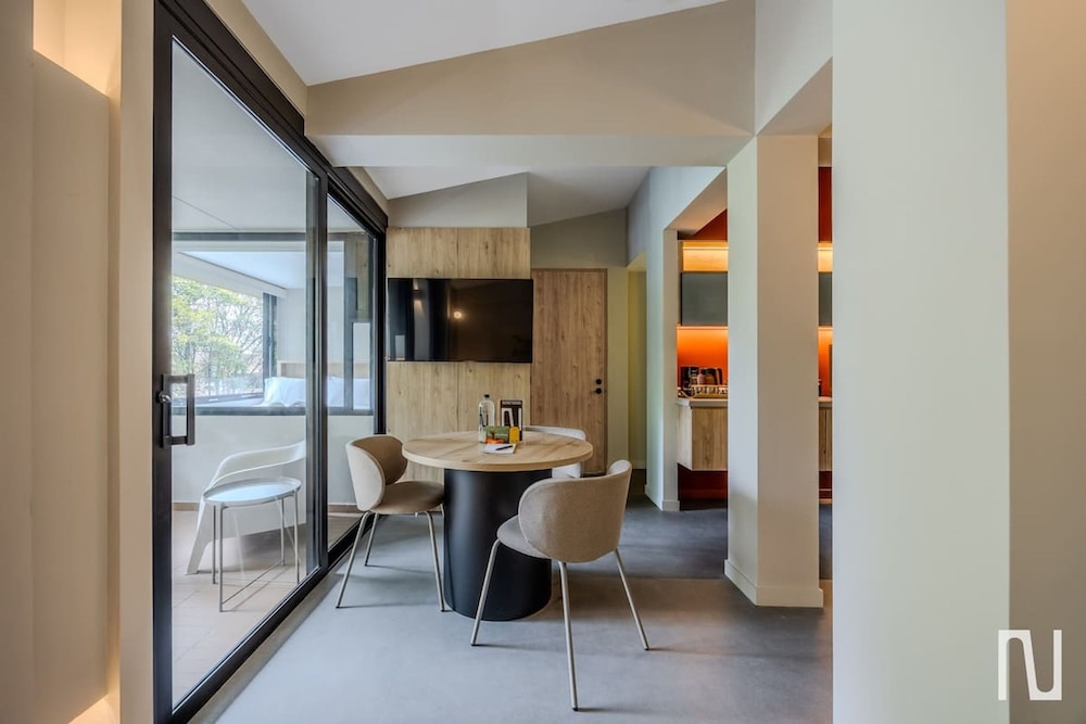 NOK Stylish 3BR Apartment w Terrace in Zona Rosa
