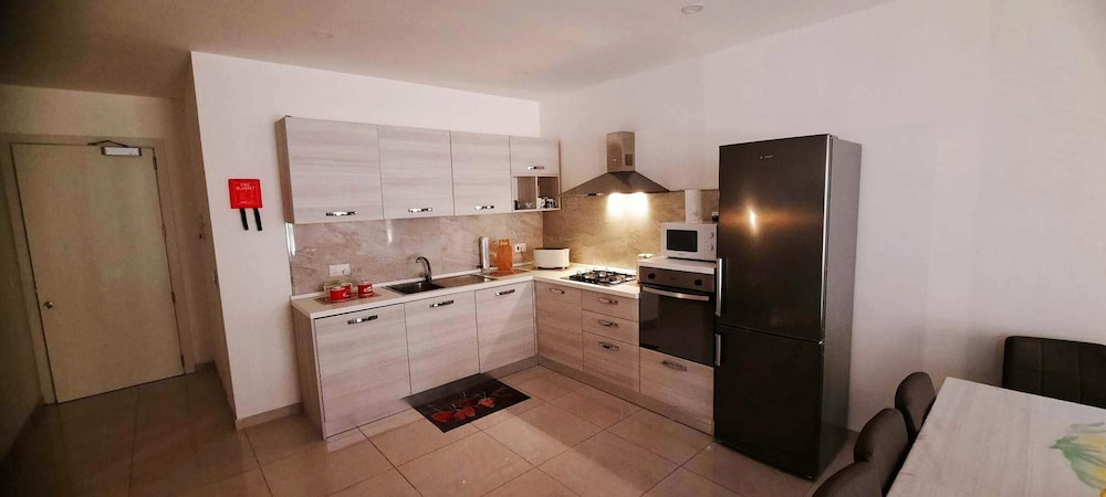 Beautiful 2 Bed Apartment in Għajnsielem view 3