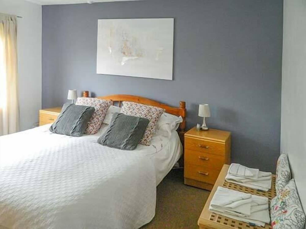 1 Mirehouse Place view 5
