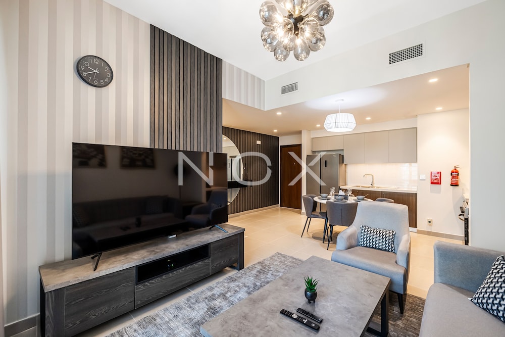 Stylish 2 Beds in Forte Tower I Downtown
