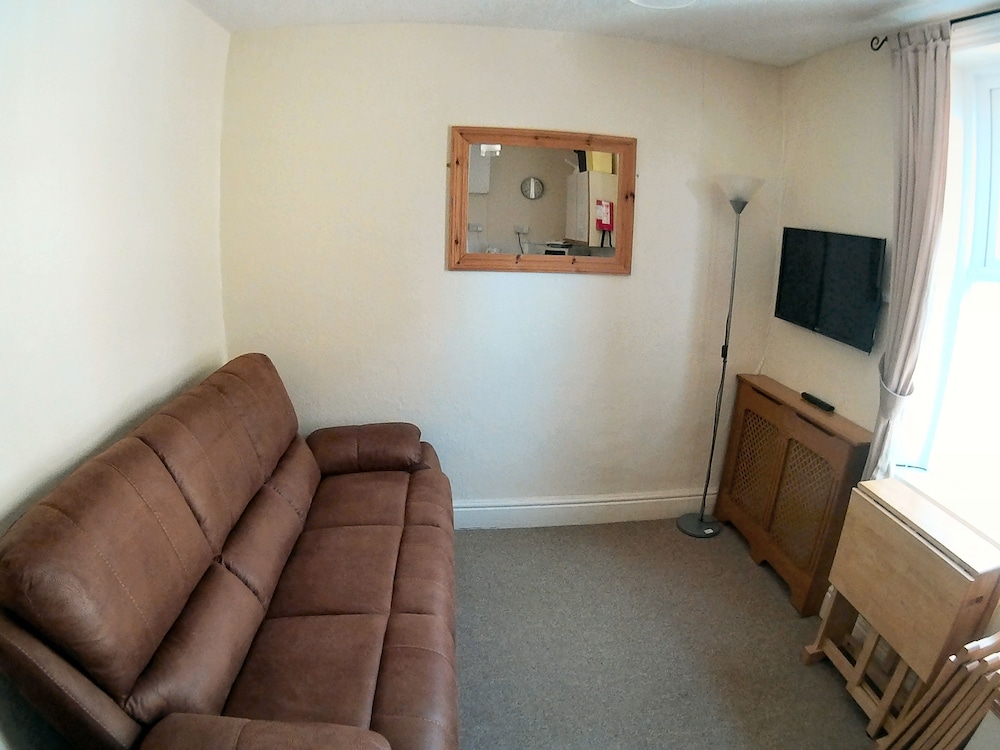 Cleveland Court Apartments