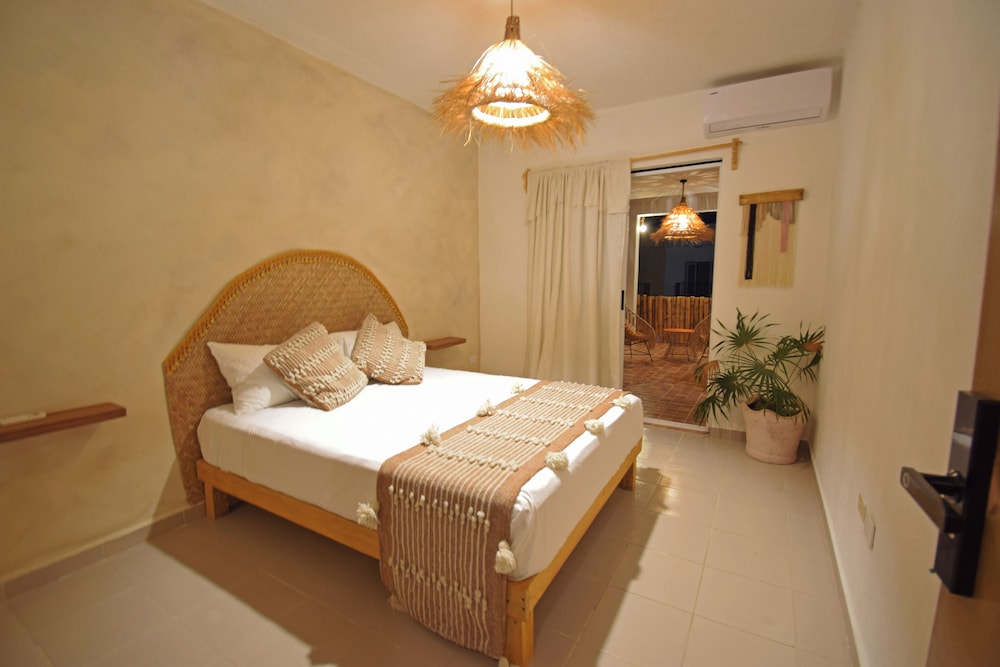 Casa Equinox Cancun