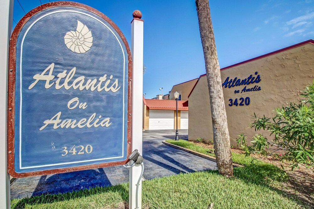 Oceanfront Condo with Spacious Patio and Private Walkway to the Beach by RedAwning
