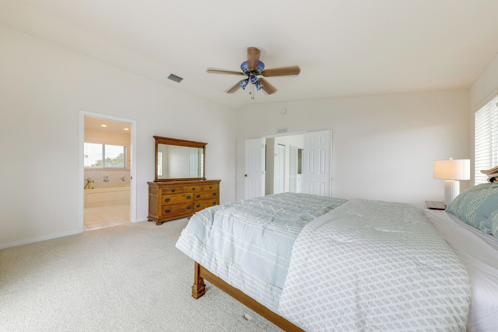 Spacious Canal-front Home: Florida Keys Gem