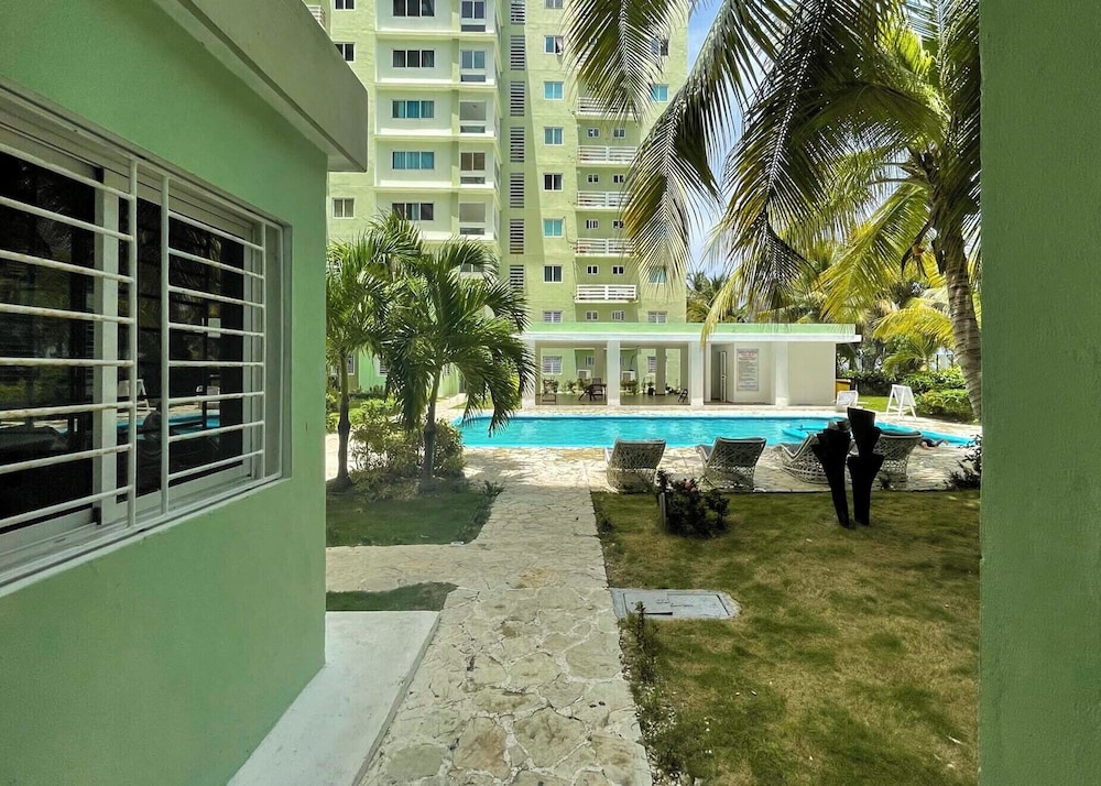 Oceanfront Condo in Ave. España Sleeps 8