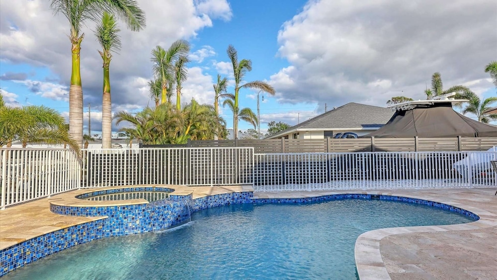 Englewood 3 Bedroom Private Pool+Spa Canal on Lemon Bay Home 3 Home