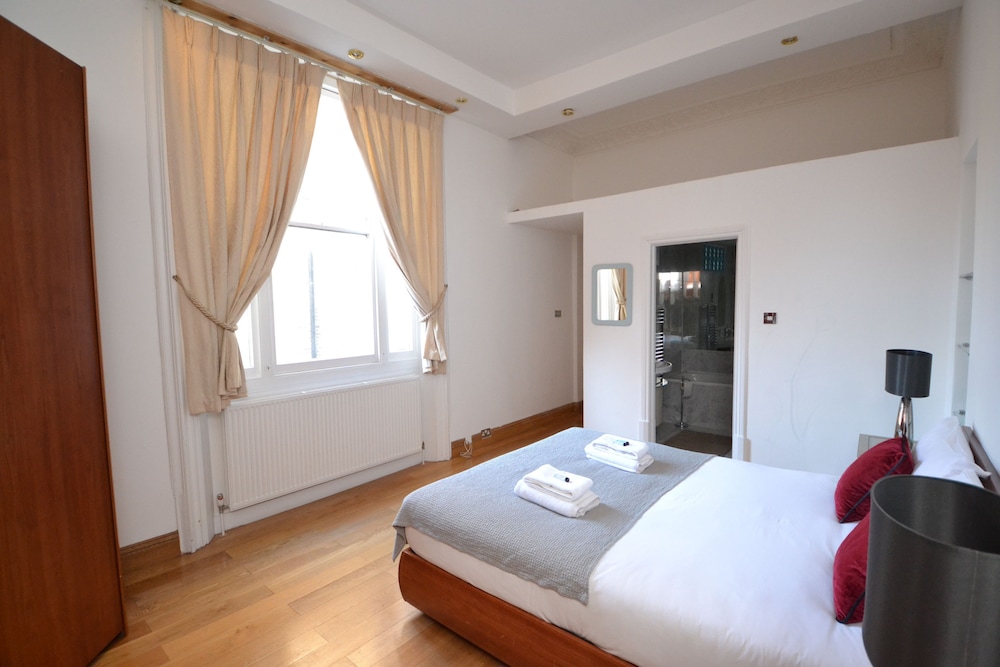 Luxury Hyde Park