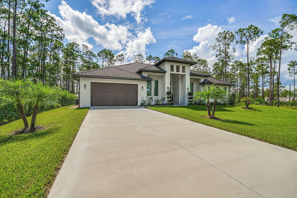 Lehigh Acres Home ~ 7 Mi to River! view 3
