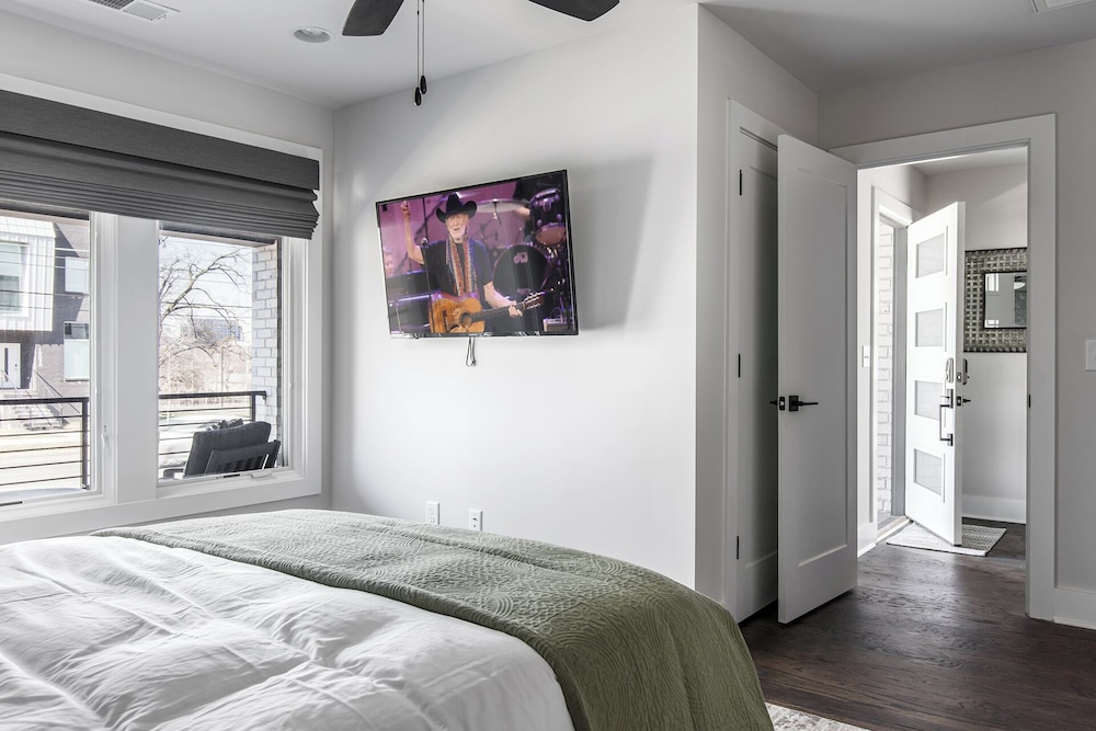 Luxe-tennessee Row-heart of Gulch-mins to Broadway