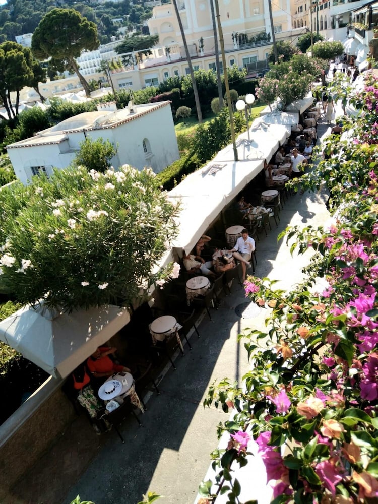 Villetta Andri in Capri view 3