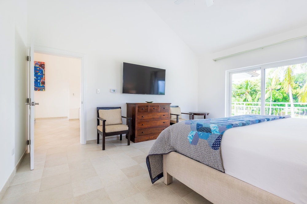 Villa Buganvilla 252 - 4BR Pool Jacuzzi Golf