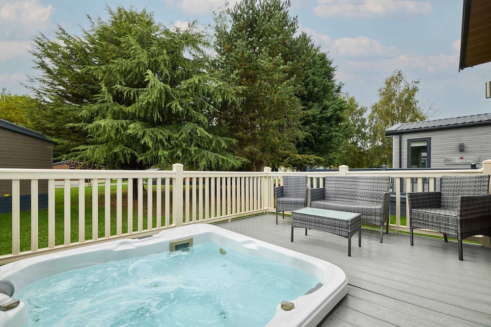 Host Stay Nightingale Lodge