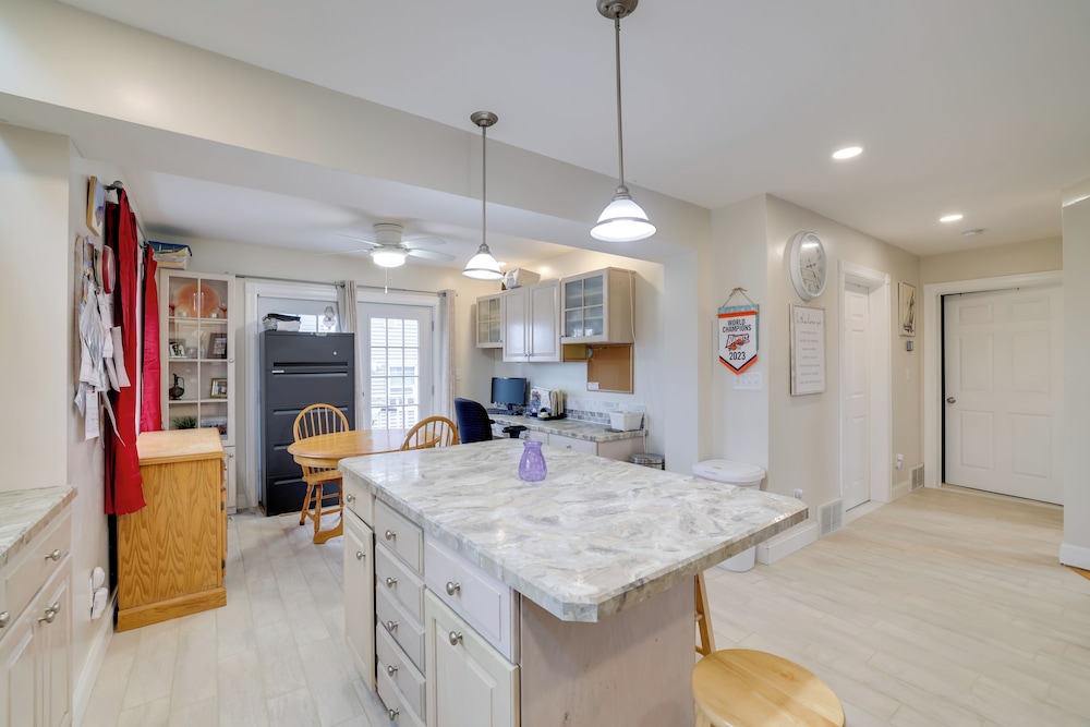 1 Mi to Beach: Nature Paradise in Lake View!