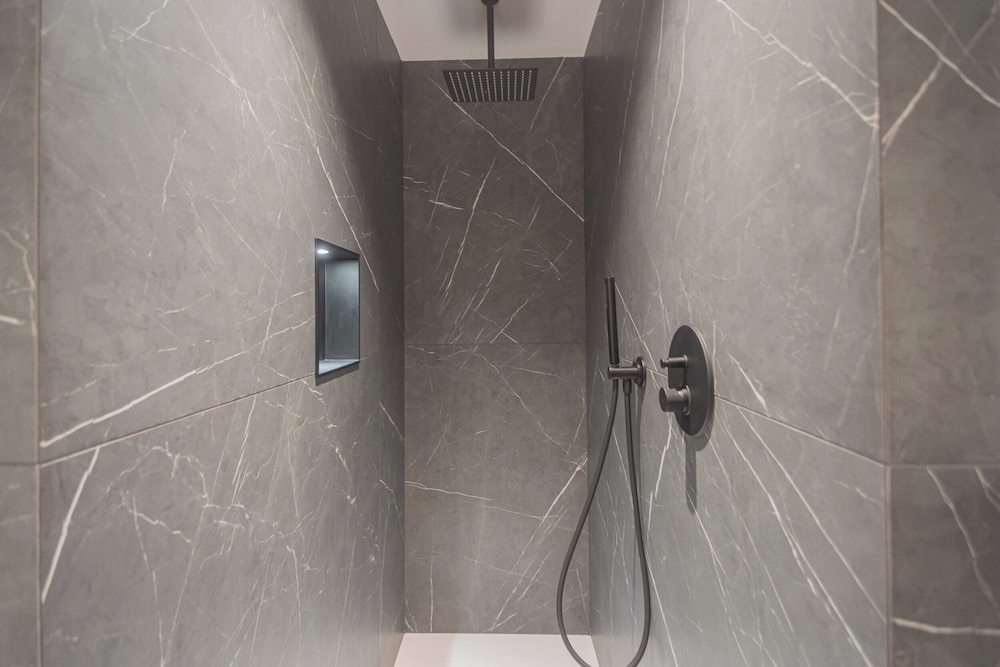 Piccola Como Lotus by Rent all Como