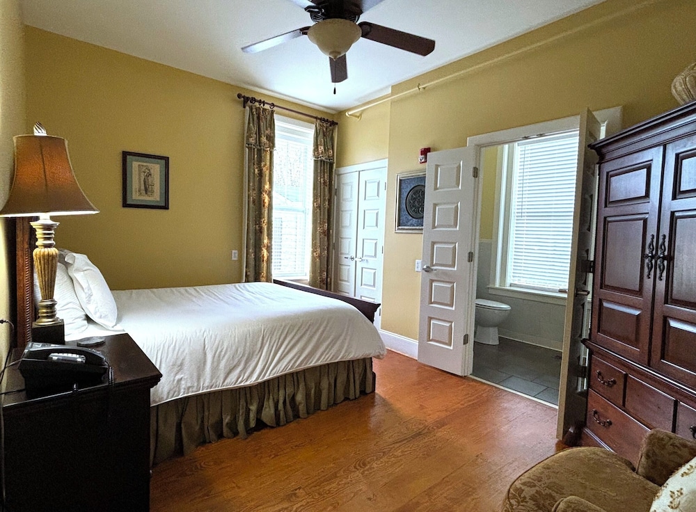 Photo 11