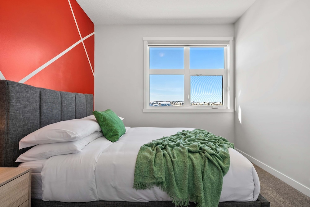The Belmont Luxury NEW Home Free Indoorparking