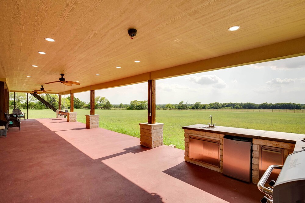 The Oasis Ranch 20-acre Ranch in Whitewright! view 2