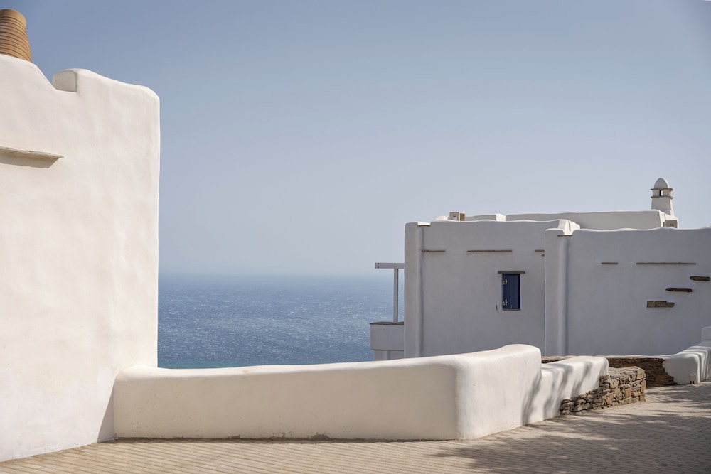Morfes Luxury Apartments