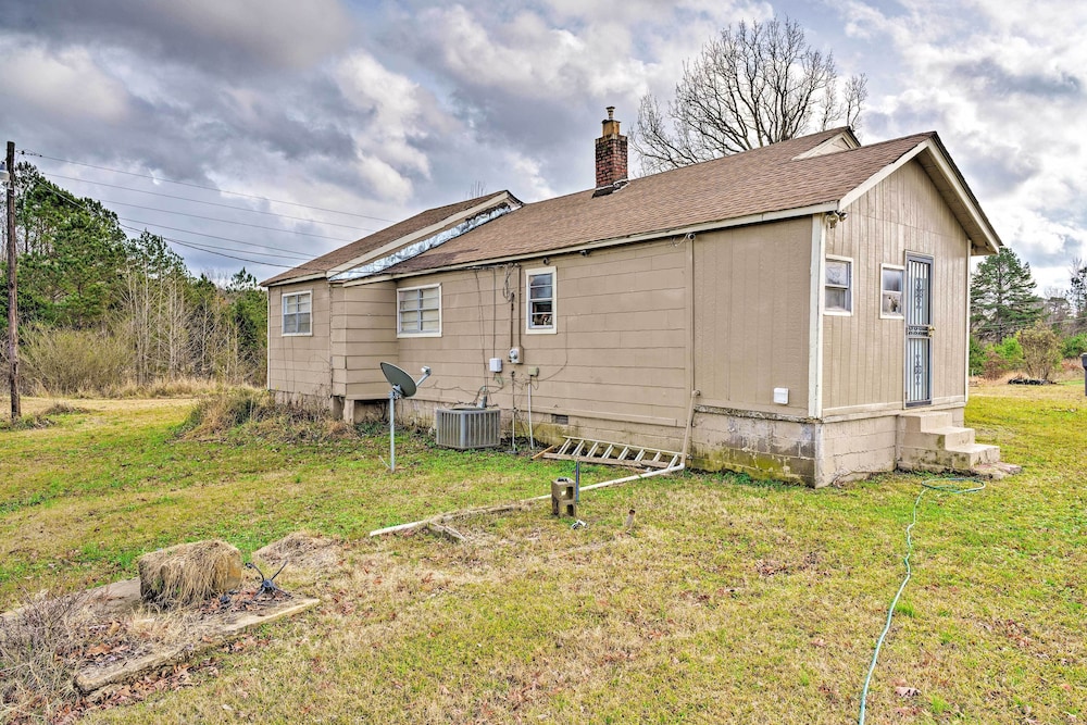 Oxford Vacations - Oxford Home on Private Land < 7 Mi to Dtwn! - Property Image 4