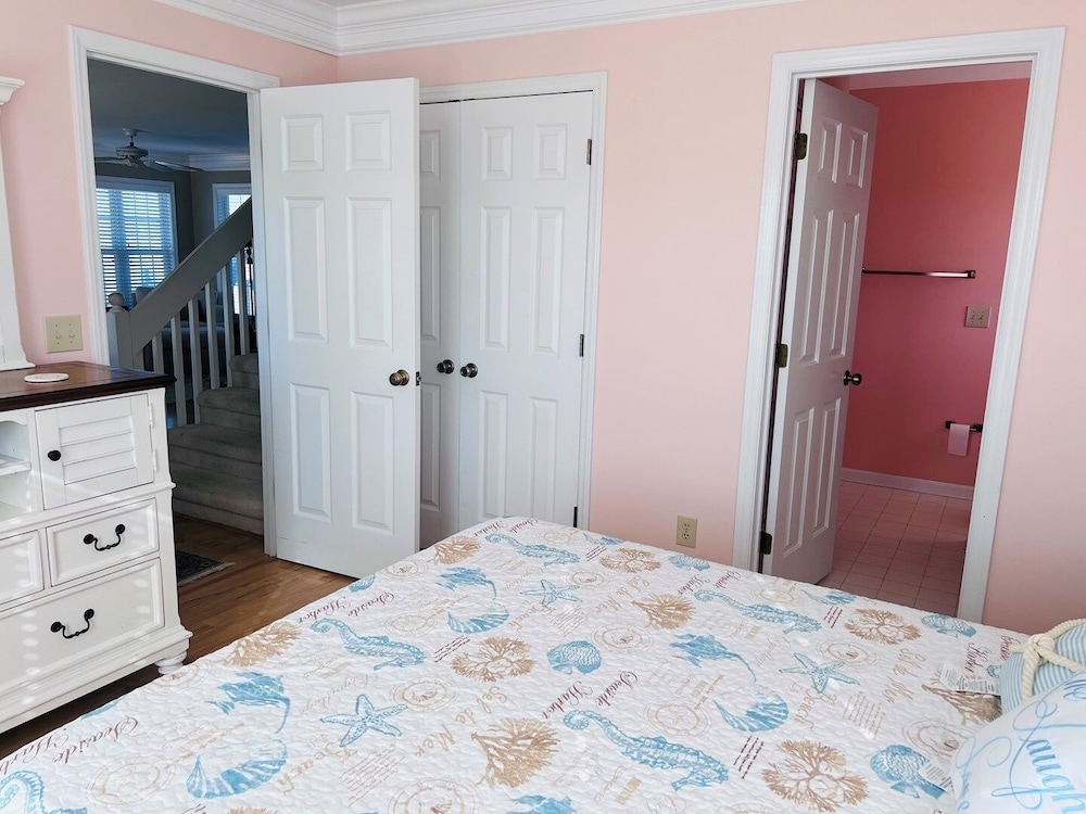 Victoria - 3 Br Home