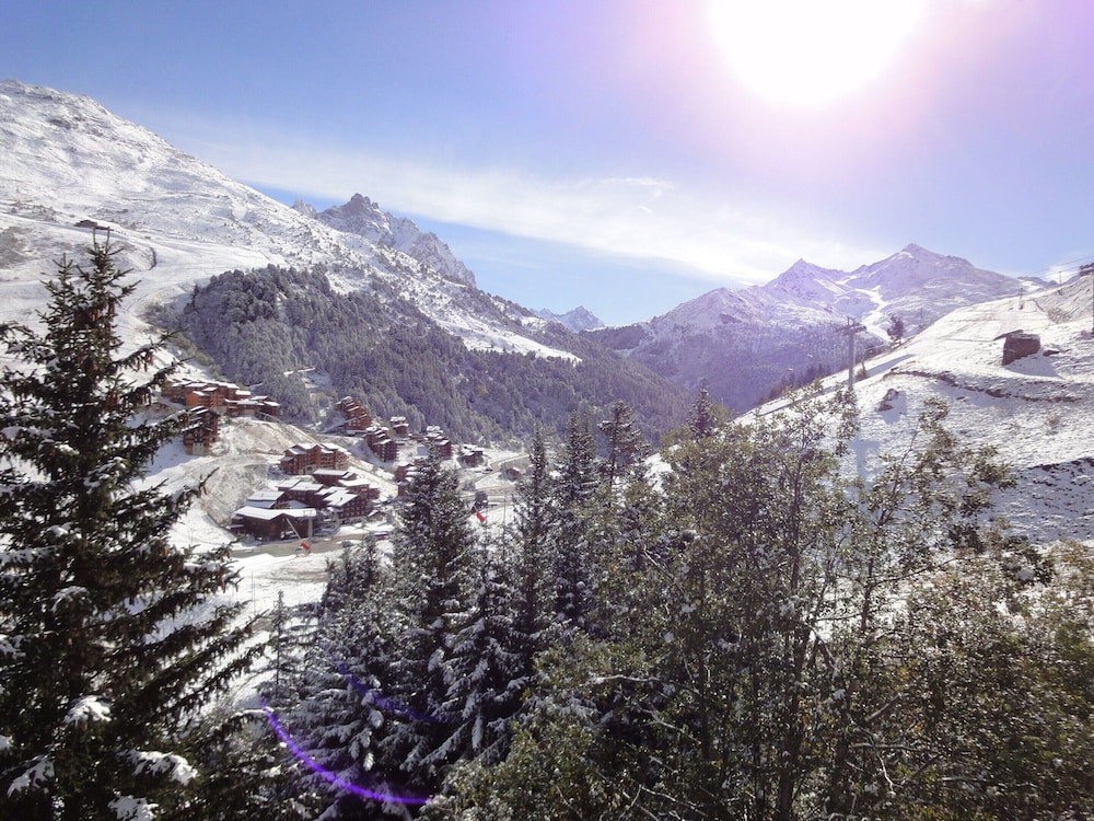 Majestic Apartment in Meribel-mottaret Close to Skiing