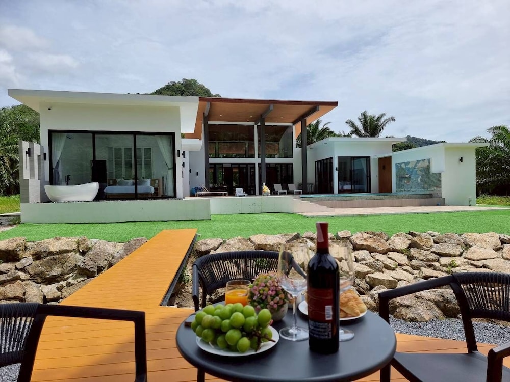Red Cheek Mountain Villa