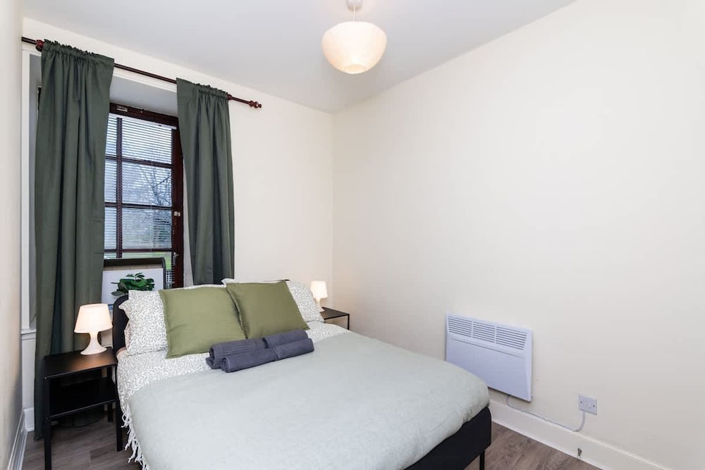 2 Bed Flat-ground Floor-parking