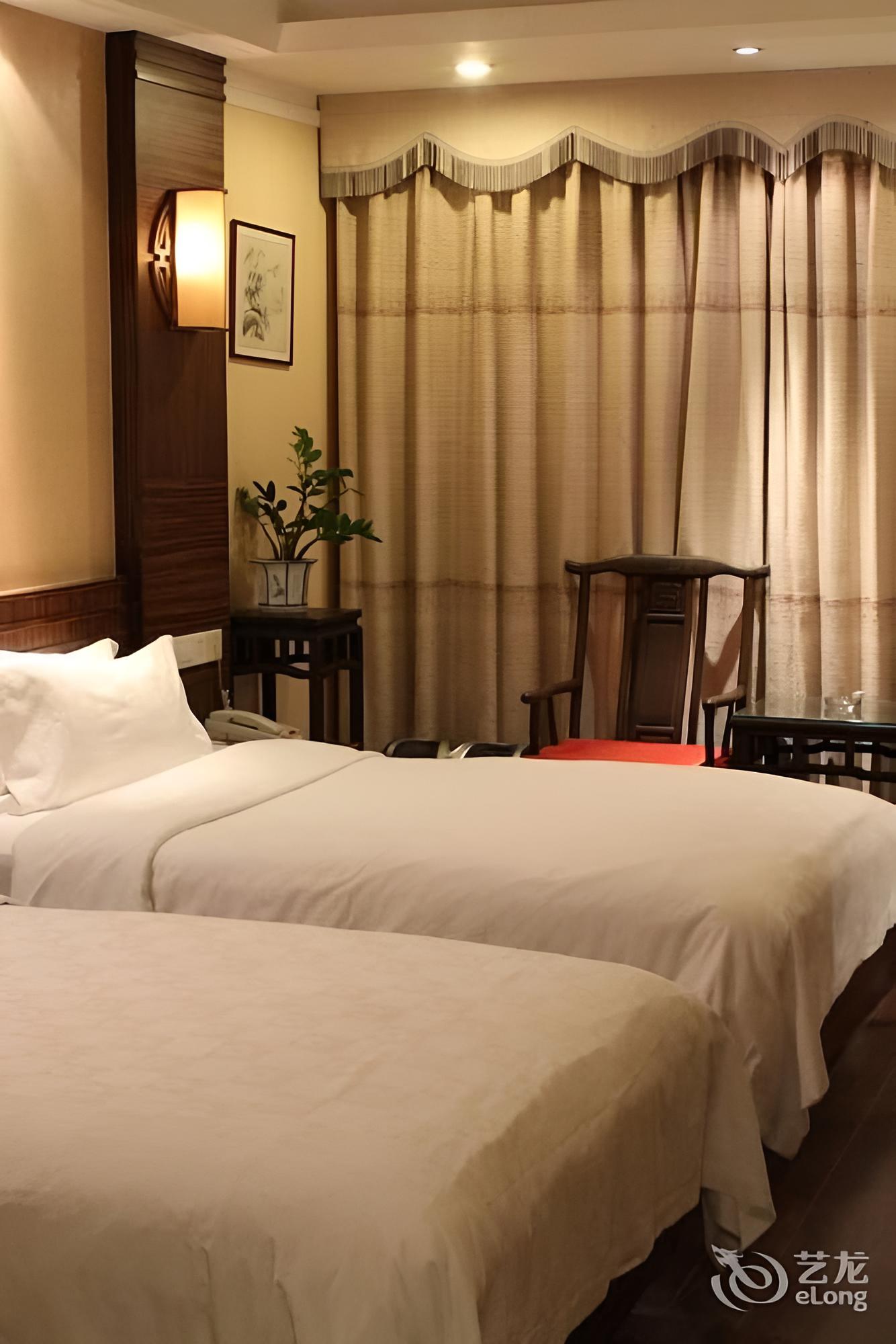 Golden Lotus Herton Seaview Hotel - Haikou