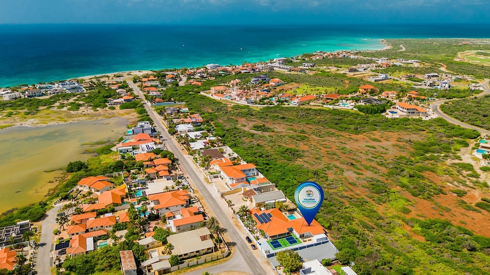 The Court Villa - 8 Bed 8 5 Bath