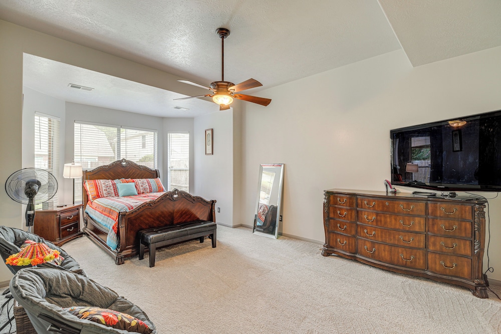 12 Mi to Dtwn Houston: Family-friendly Home!
