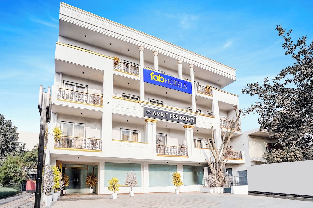 Fabhotel Amrit Luxury Inn