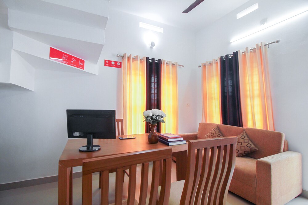 OYO 25109 Pooppas Villas view 4