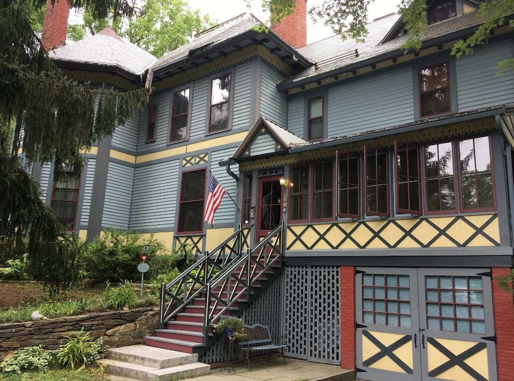 Amherst Inn