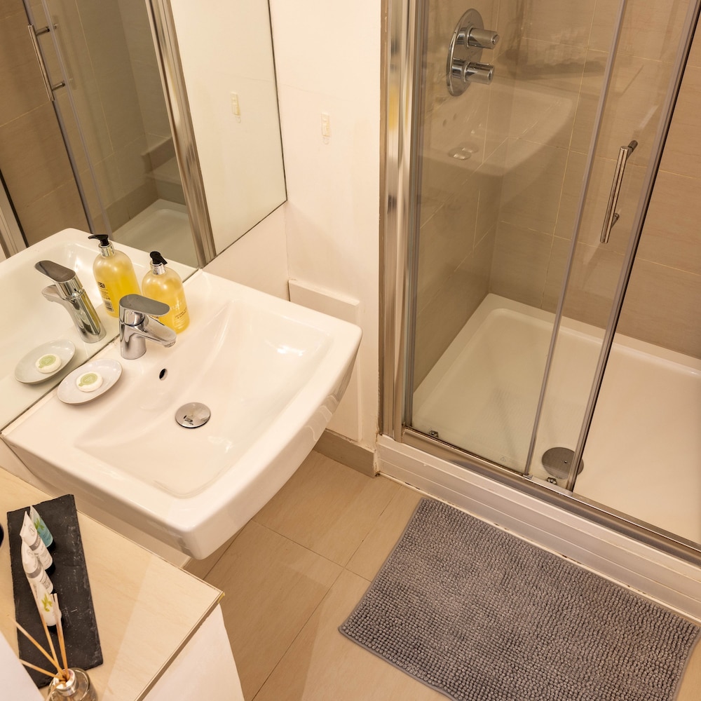 Luxury 2 Bedrooms Flat Next to Harrods