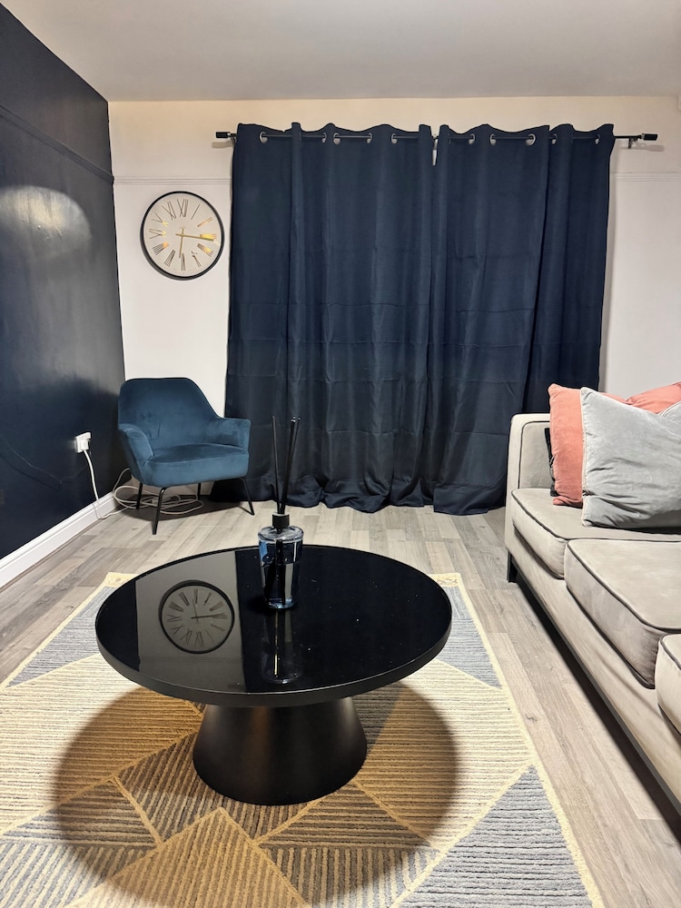 Corporate 3bedroom home with parking