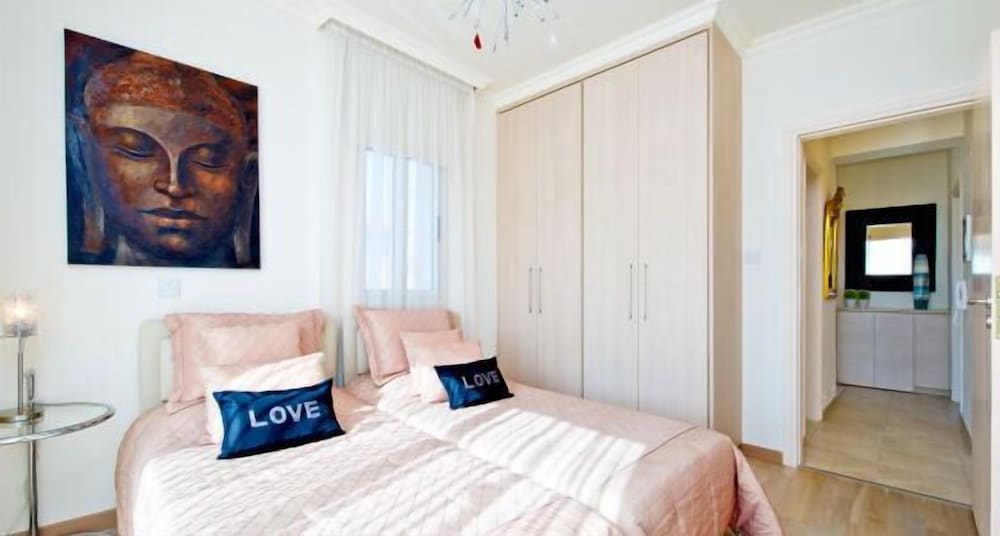 Amadora Luxury Villas